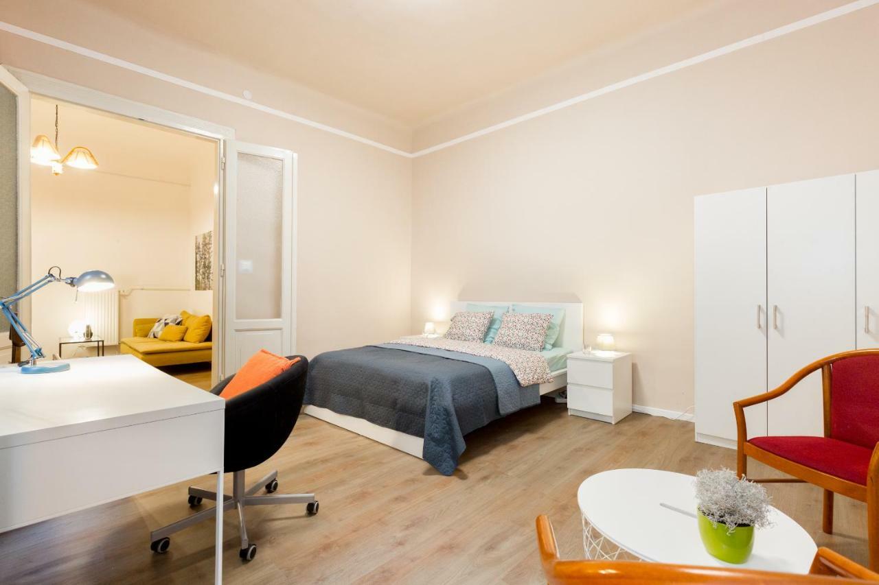 Unique Riverside Apartment Budapest Esterno foto